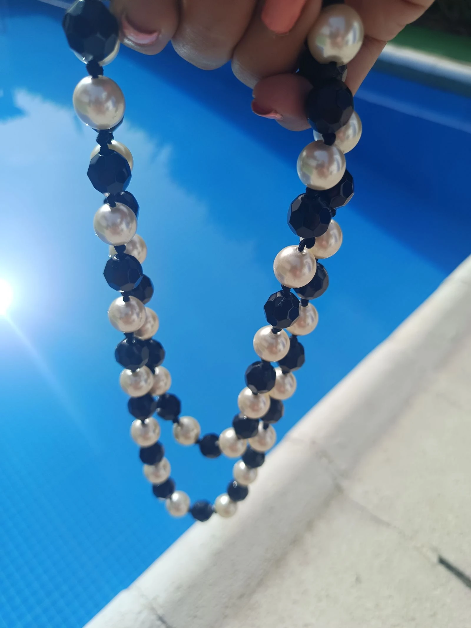 Vintage single strand necklace. Faux pearl. Natural and black color. – photo 4